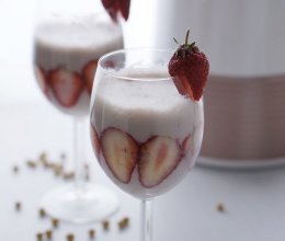 豆乳草莓思慕雪【九阳破壁豆浆机Q3】的做法
