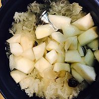 银耳雪梨甜汤的做法图解3