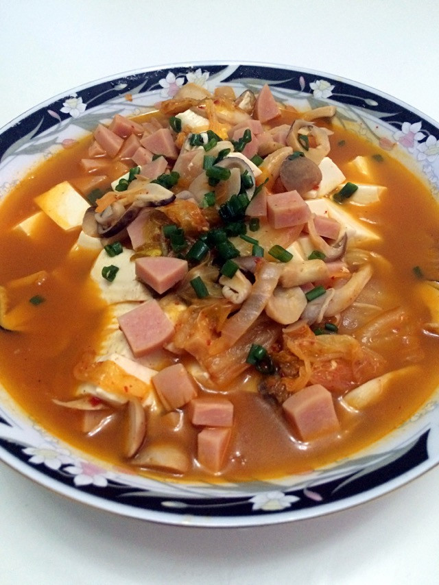 泡菜杂菇豆腐汤的做法
