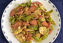青椒香肠炒鸡蛋的做法