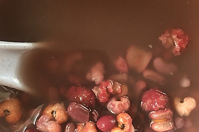 减肥神器红豆薏米芡实土茯苓汤