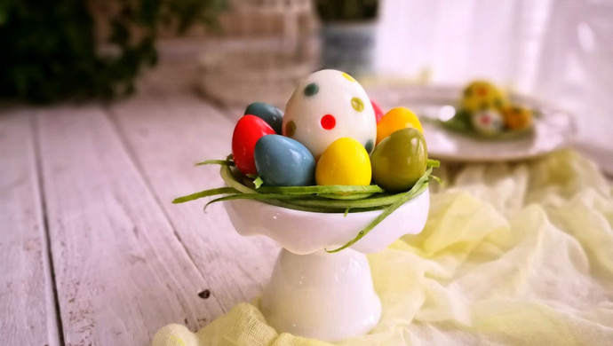 天然色素制作的复活节彩蛋