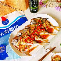 清蒸鲳鱼鲜红汁的做法图解1