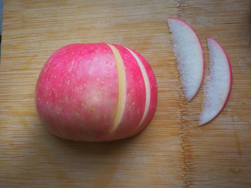 苹果花样切法怎么做_苹果花样切法的做法_笨丫_豆果美食