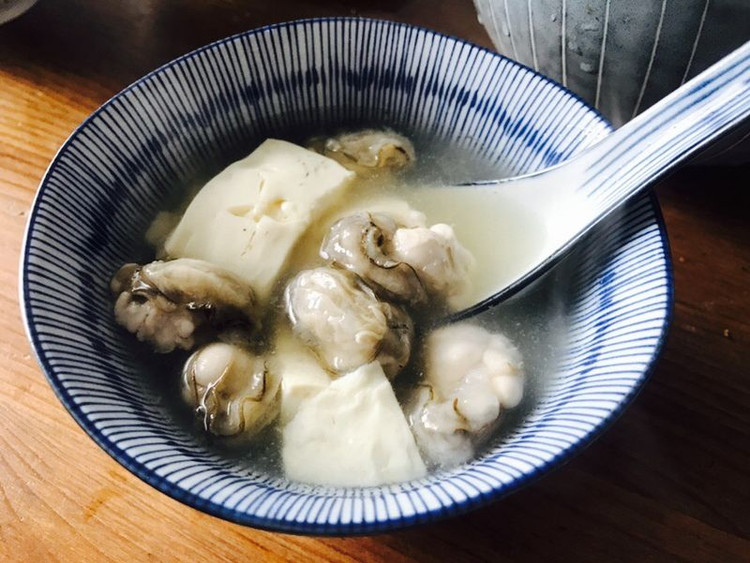 低卡极简零失误 牡蛎豆腐汤的做法