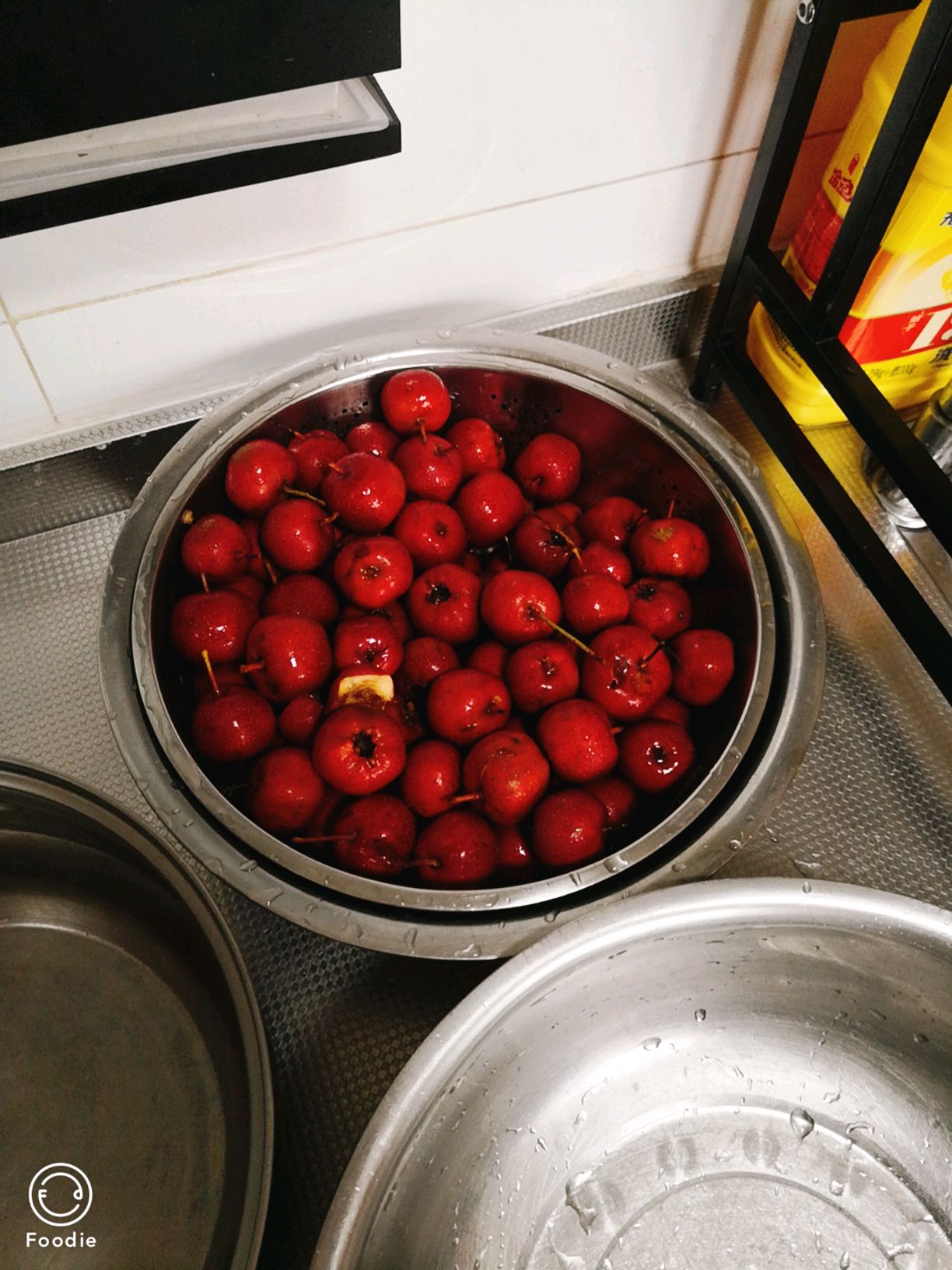 炒红果怎么做_炒红果的做法_纳木措畔的曼陀罗_豆果美食