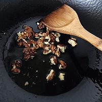 杂蔬核桃炒鸡丁的做法图解6