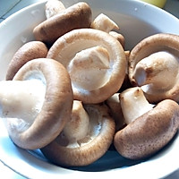 香菇酿肉的做法图解1
