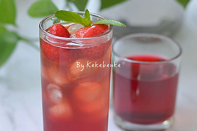 莓莓白茶饮