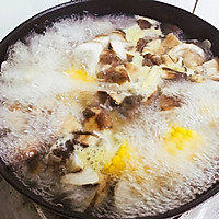 香菇玉米排骨汤的做法图解4