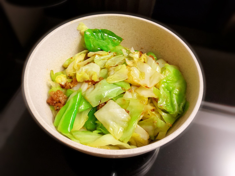 日式肉末炒包菜的做法