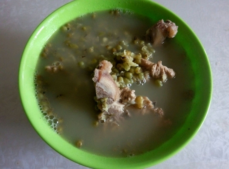 绿豆排骨汤的做法
