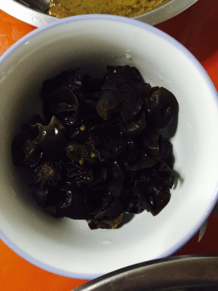 西红柿牛肉面的做法图解1