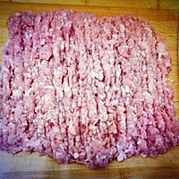 精肉酸菜馅饺子的做法图解1