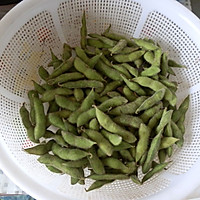 煮毛豆的做法图解1