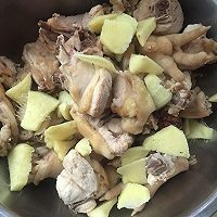 土豆豆角炖鸡块的做法图解1