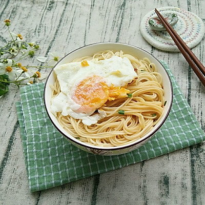 懒人版早餐——鸡蛋面条