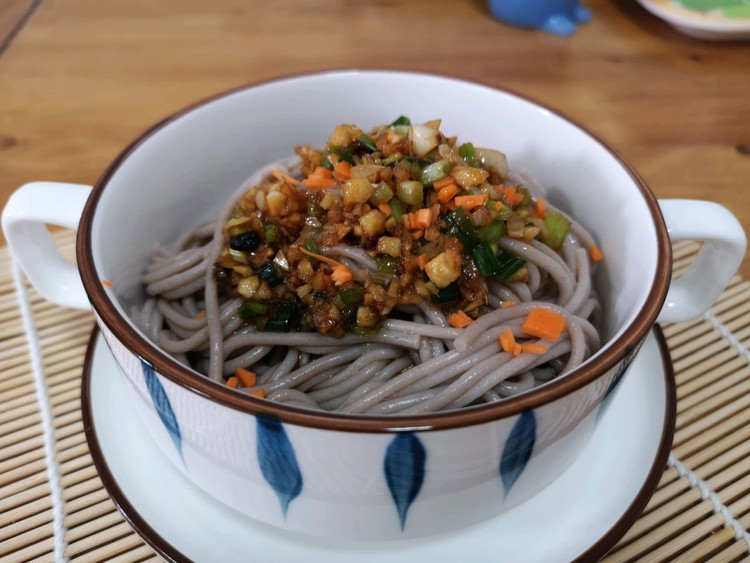 夏日食谱之凉拌荞麦面的做法