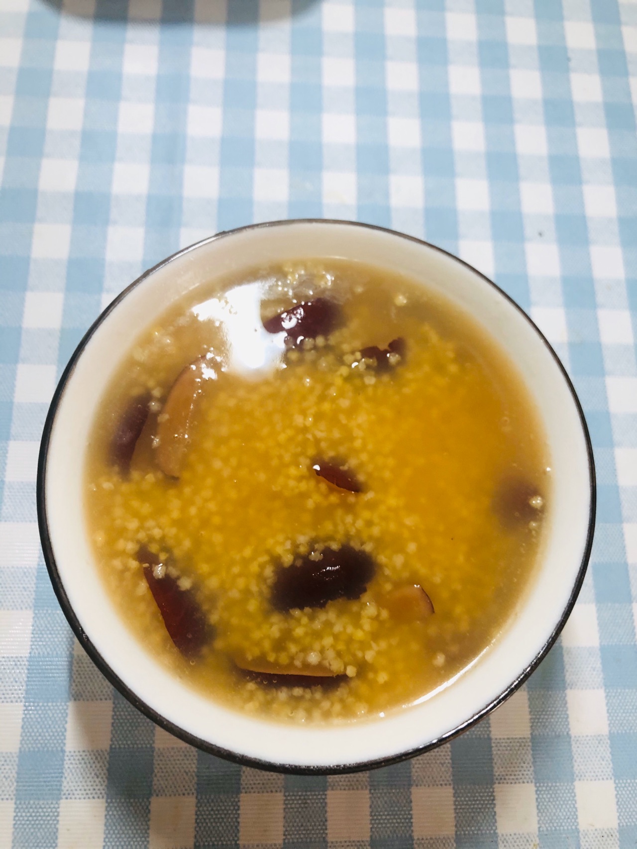 小米红枣粥怎么做_小米红枣粥的做法_枭笑_豆果美食