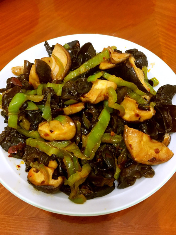 香菇炒木耳  素食家常菜
