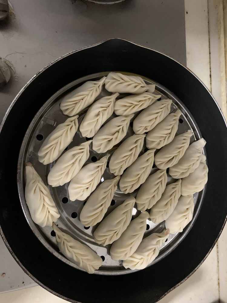 白菜猪肉香菇饺的做法