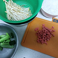 金针菇炒饭的做法图解1