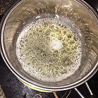 嘎嘣脆❗️自制冰糖草莓的做法图解2