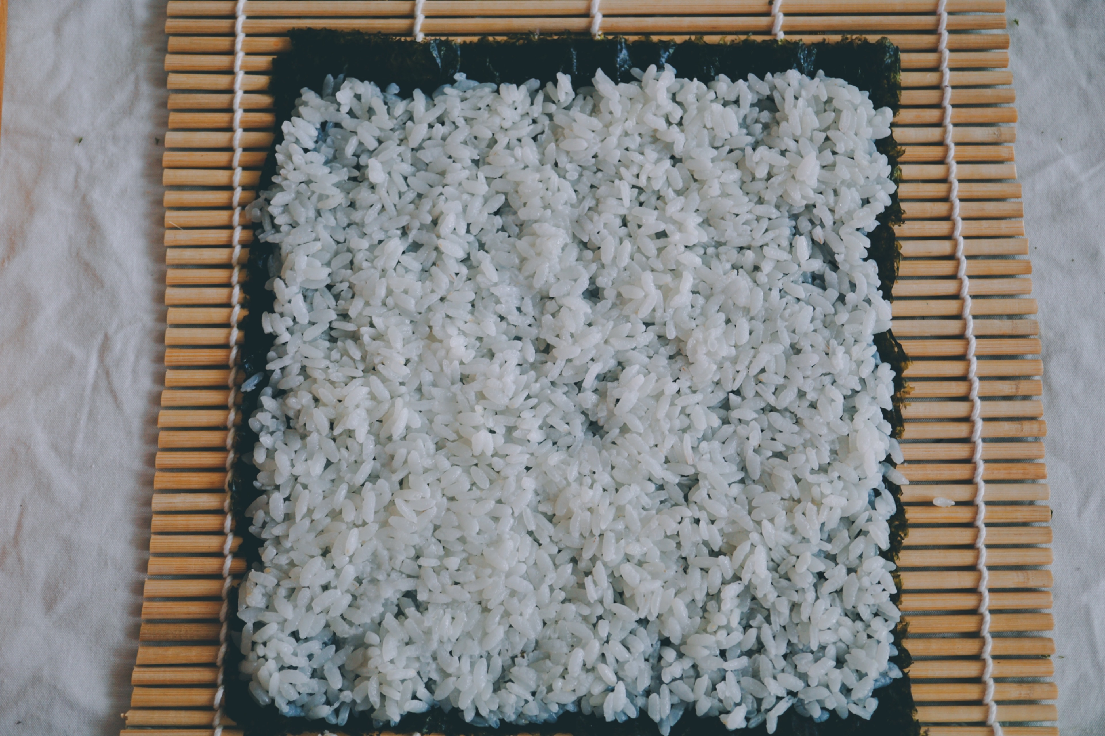 两种寿司卷—传统寿司和反转寿司轻松6步在家完成的做法图解3