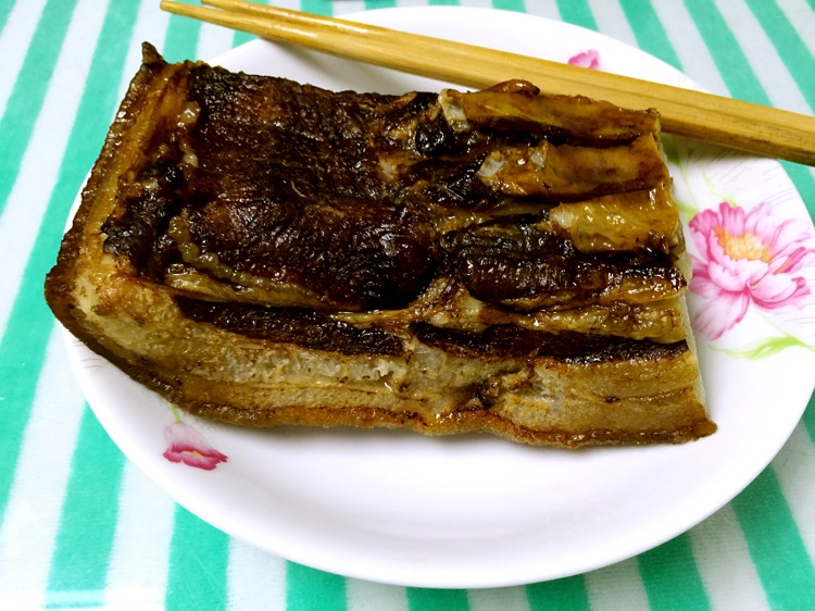 青椒炒腊肉的做法图解1