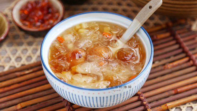 芒果桃胶银耳羹