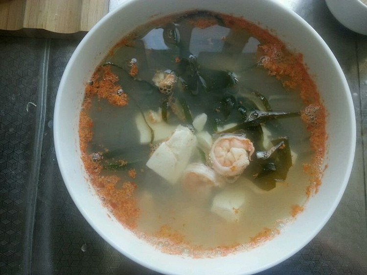 虾仁豆腐海带汤（快手菜）的做法