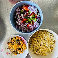 #天猫美味妙妙屋#蟹黄蟹肉黄金炒饭的做法图解1