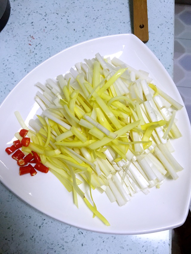 刀客韭黄虾仁---家常菜的做法图解1