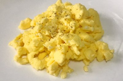 炒鸡蛋不用一滴油，里面加一种食材，炒出来非常软嫩，孩子超喜欢