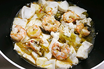 适合夏季的清爽开胃--酸菜豆腐卢虾汤