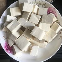 老干妈焖煎豆腐的做法图解1