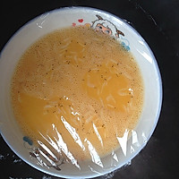 虾皮蒸蛋羹——补蛋白补钙营养早餐，宝宝食谱。的做法图解2
