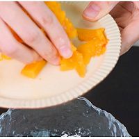 甜蜜蜜的蜂蜜南瓜汤圆的做法图解2