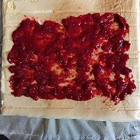 #换着花样吃早餐#酸酸甜甜草莓卷（附拉丝草莓酱熬制）的做法图解14
