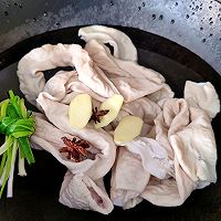 #味达美星厨X小厨中秋团圆宴#卤肥肠的做法图解6