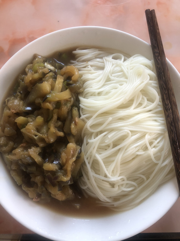 10分钟 茄丝炸酱面的做法