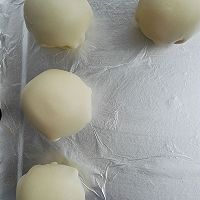 豆沙蛋黄酥的做法图解5