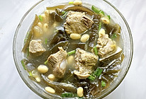 #春日尝鲜# 黄豆海带排骨汤的做法
