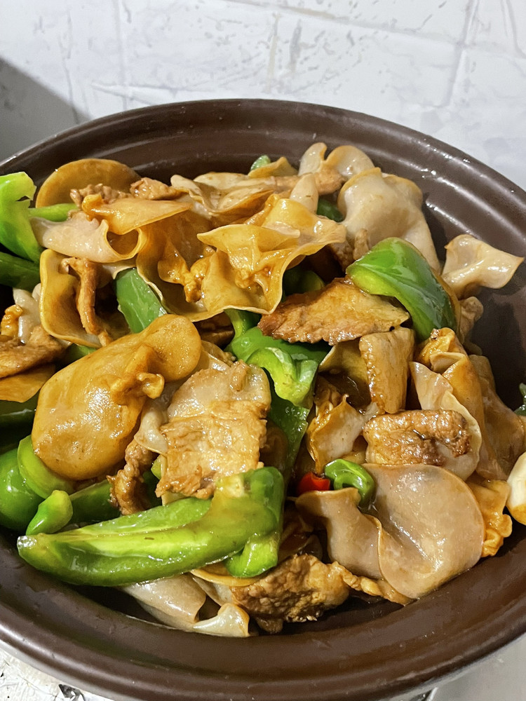 白玉菇炒肉的做法