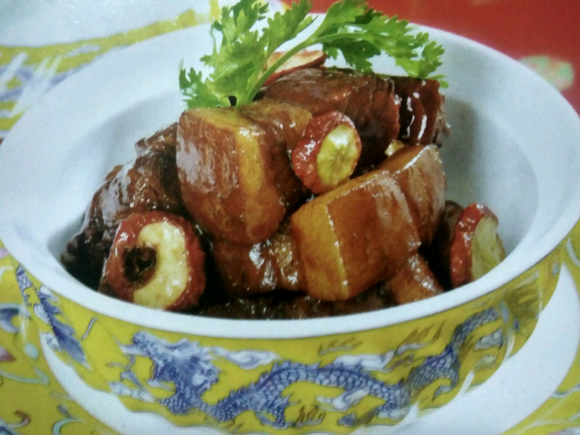 Braised pork in brown sauce