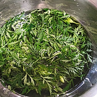凉拌胡萝卜叶的做法图解2