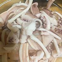 奶油海鲜意面的做法图解1