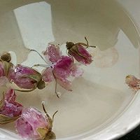 银耳莲子汤（玫瑰的香气）的做法图解5