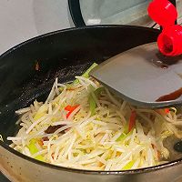 酸辣醋溜豆芽#中秋跟着金龙鱼外婆乡小榨菜籽油一起吃香喝辣#的做法图解8