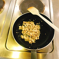 奶油蘑菇鸡肉芝士焗意面的做法图解3